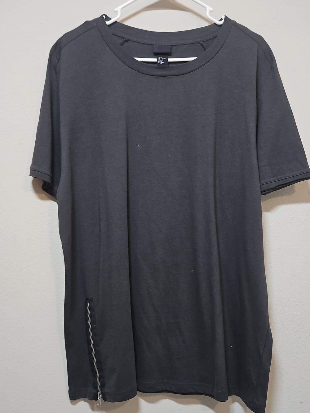 H&M XL Charcoal Short-Sleeve Crewneck Tee with Side Zip